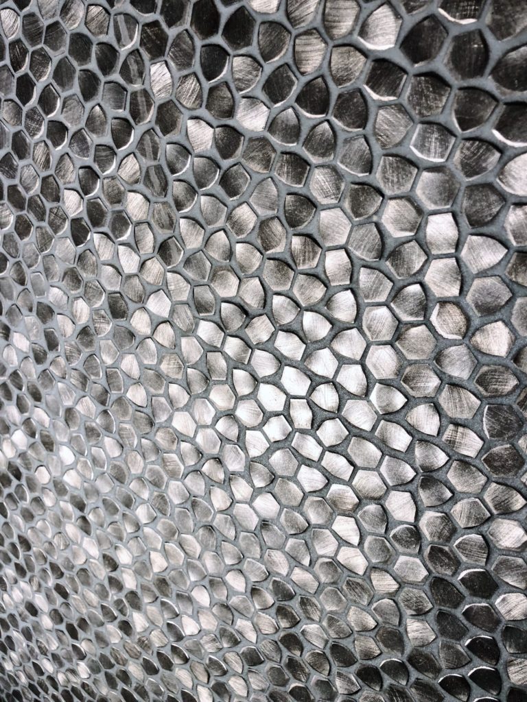 Потолок металлическая мозаика Porcelanosa
